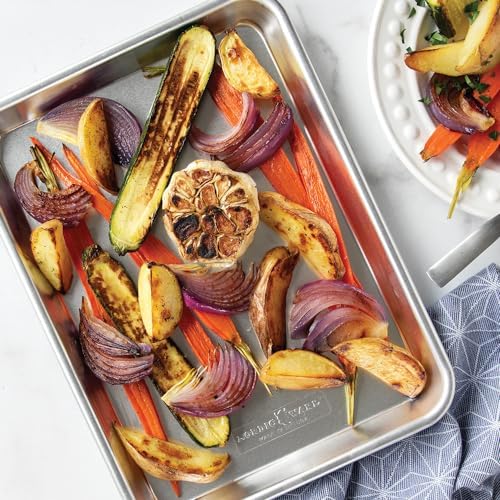 Nordic Ware Naturals Quarter Sheet with Lid