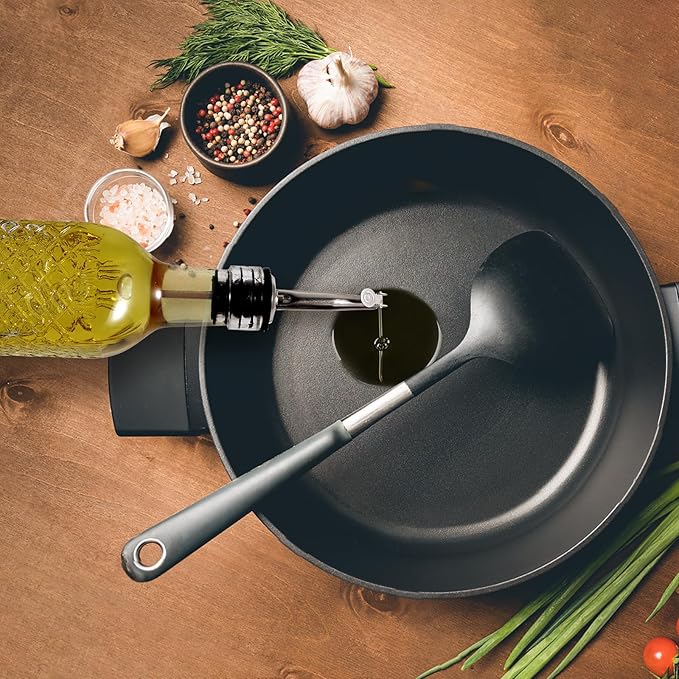 MDLUU Oil and Vinegar Dispenser Set, 17oz Clear Glass Olive Oil Bottles